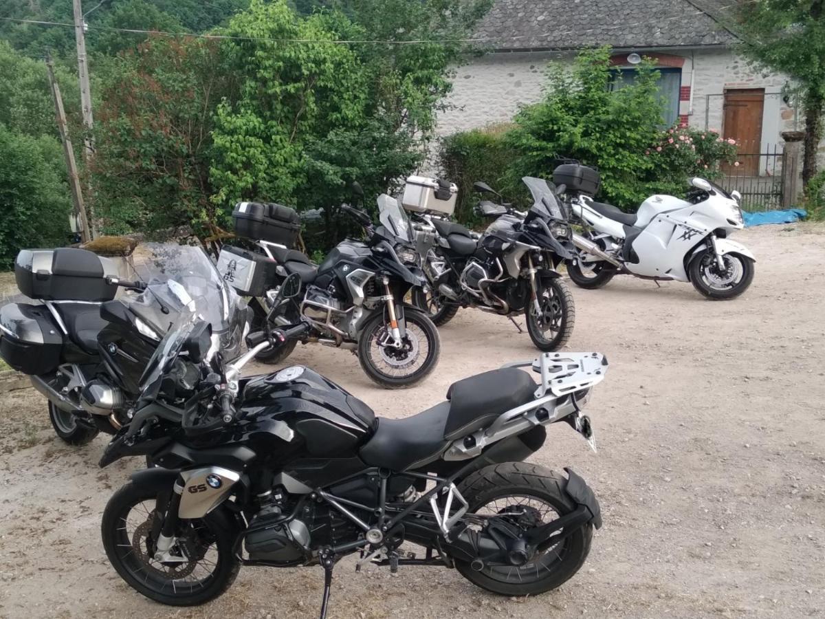 Le Relais Des Capucines Acomodação com café da manhã Largnac Exterior foto